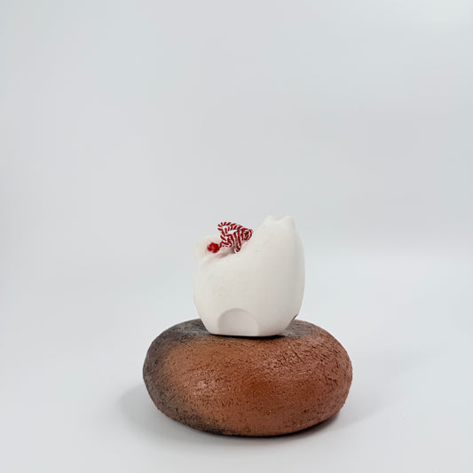 Japanese Lucky Dog Figurine (Inu) – Ceramic Ornament with Red Cord Detail | 犬