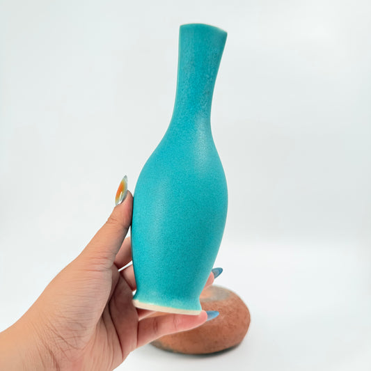 Japanese Ceramic Vase – “Ao Umi” Glaze Minimalist Decorative Vase | 青海花瓶