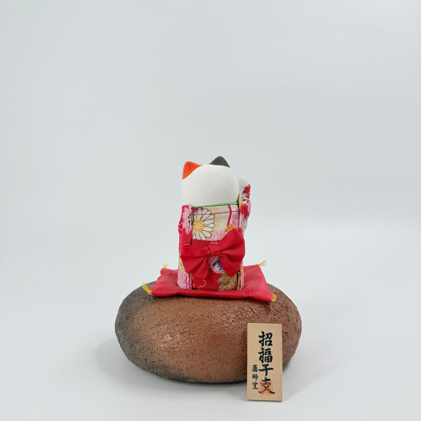 Japanese Lucky Cat (Maneki Neko) Figurine – Ceramic & Fabric Ornament with Fortune Tag | 招き猫