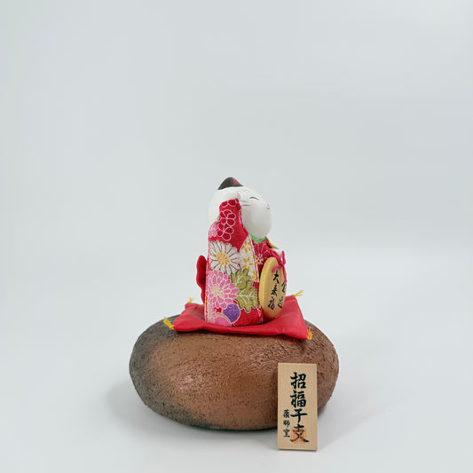 Japanese Lucky Cat (Maneki Neko) Figurine – Ceramic & Fabric Ornament with Fortune Tag | 招き猫