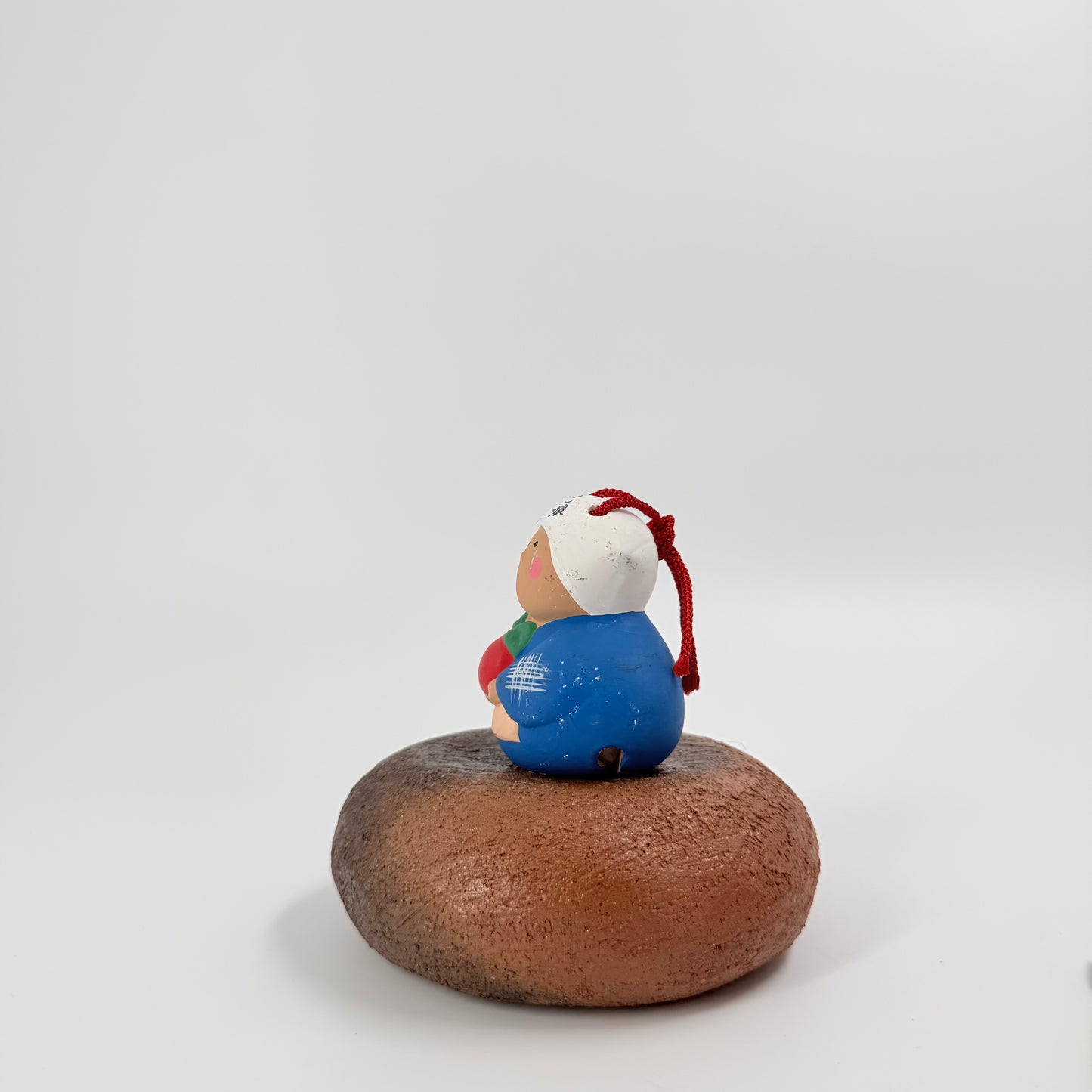 Hietsuki Statue – Handmade Ceramic Folk Doll Ornament | 火付け