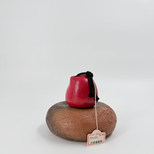 Daruma Statue – Red Ceramic Good Luck Ornament | 達磨