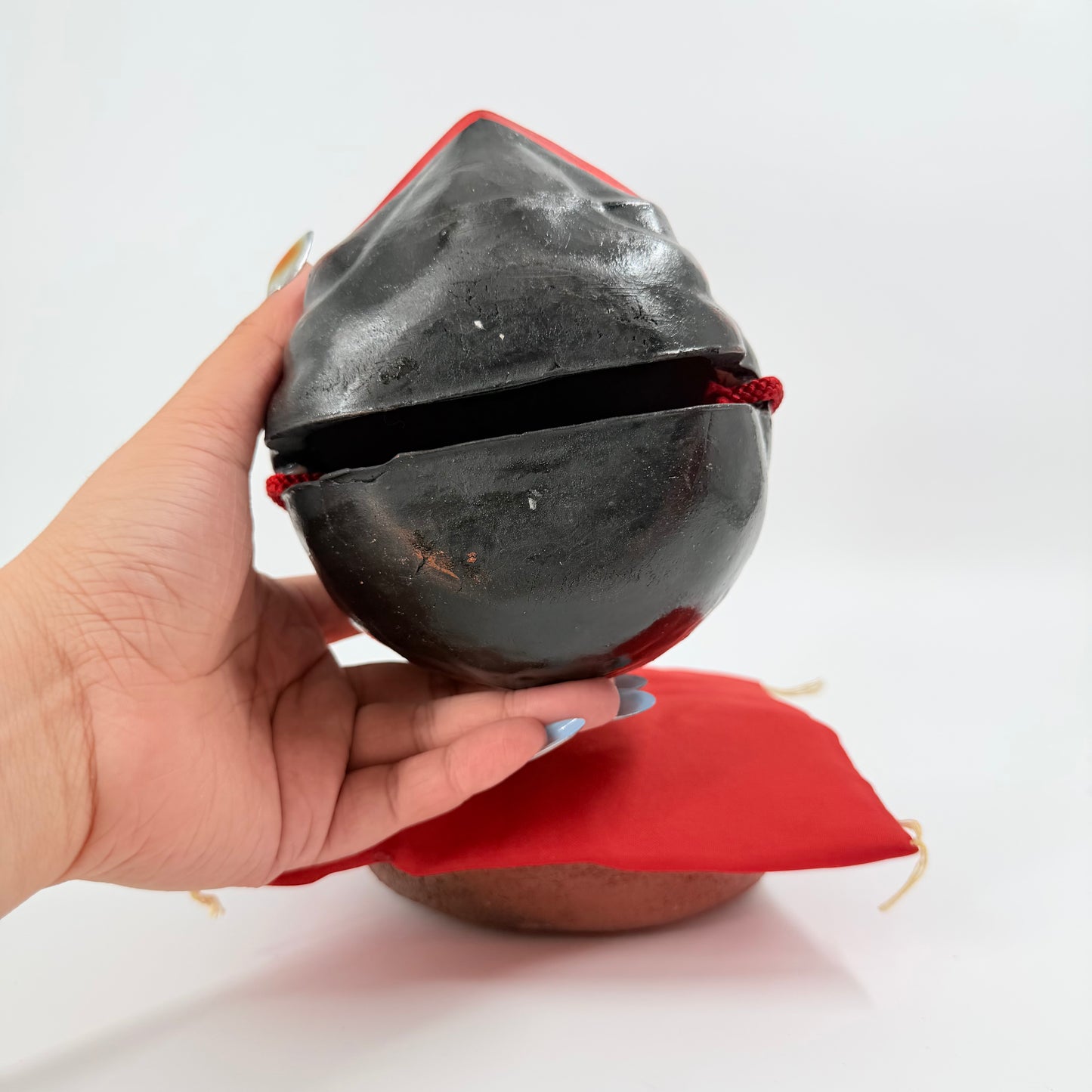 Karasu Tengu Statue – Japanese Clay Bell Ornament | 烏天狗鈴