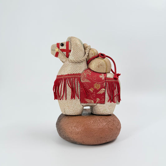 Japanese Kimekomi Horse Statue – 2026 Zodiac Uma Fabric Art Ornament | 木目込み馬飾り