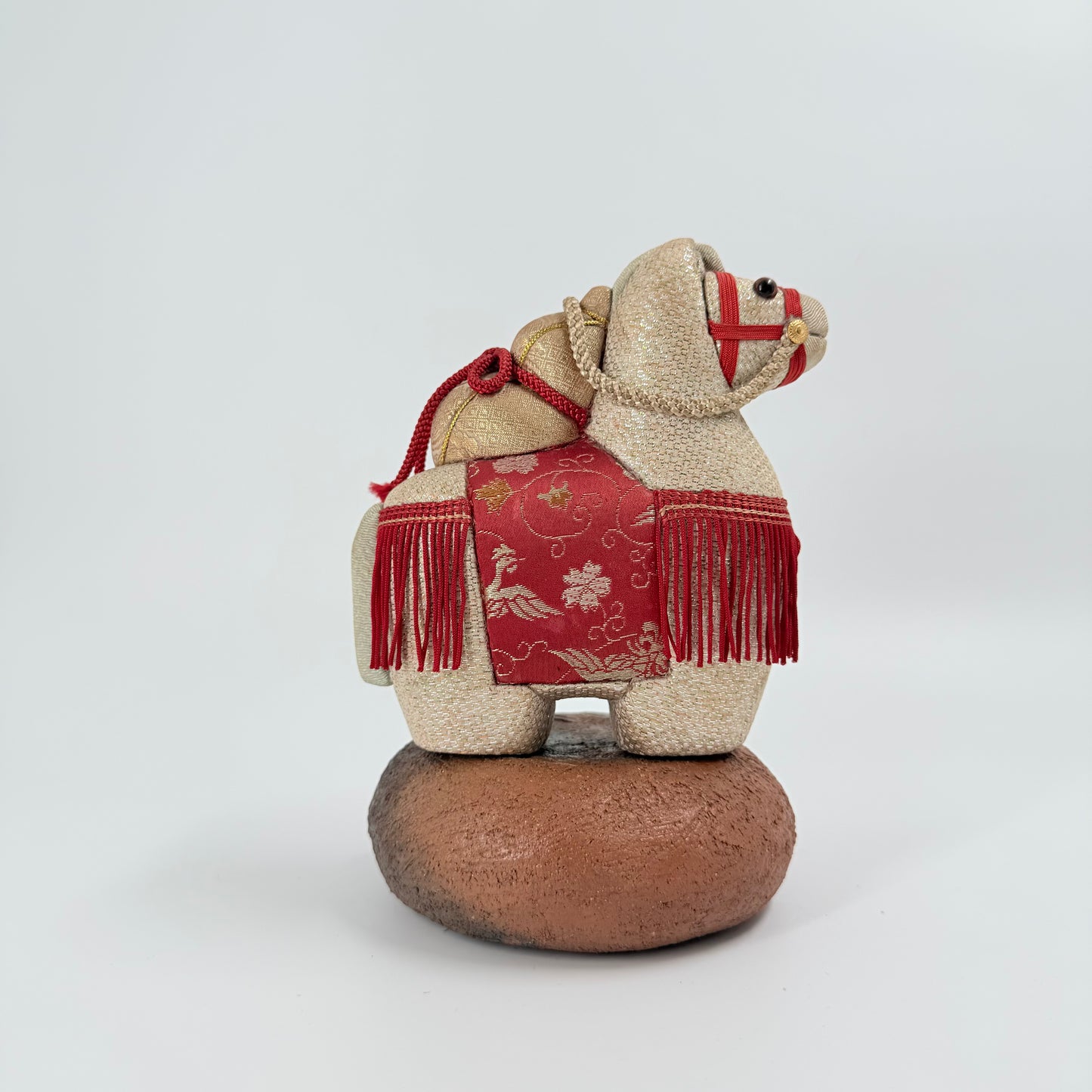 Japanese Kimekomi Horse Statue – 2026 Zodiac Uma Fabric Art Ornament | 木目込み馬飾り