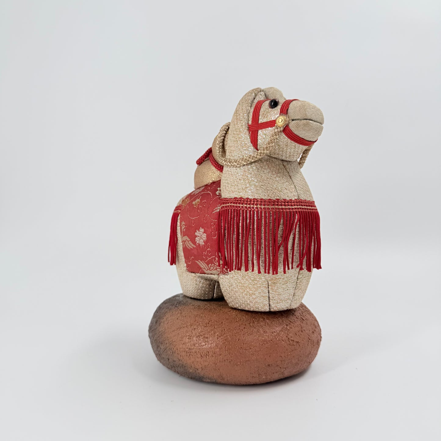 Japanese Kimekomi Horse Statue – 2026 Zodiac Uma Fabric Art Ornament | 木目込み馬飾り