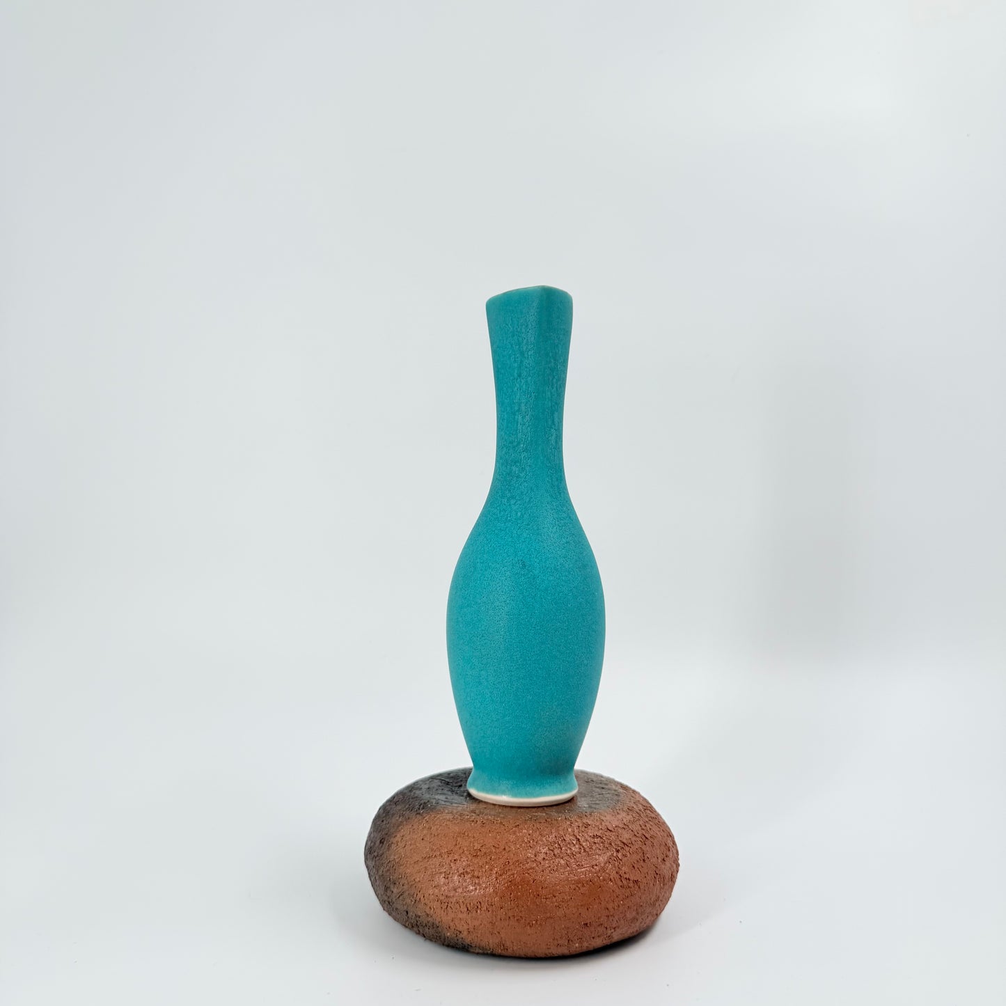 Japanese Ceramic Vase – “Ao Umi” Glaze Minimalist Decorative Vase | 青海花瓶