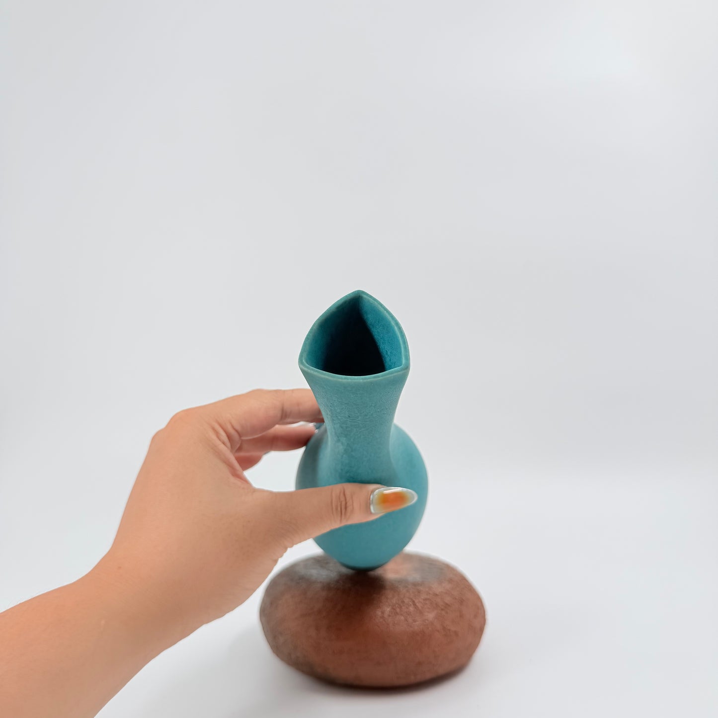 Japanese Ceramic Vase – “Ao Umi” Glaze Minimalist Decorative Vase | 青海花瓶