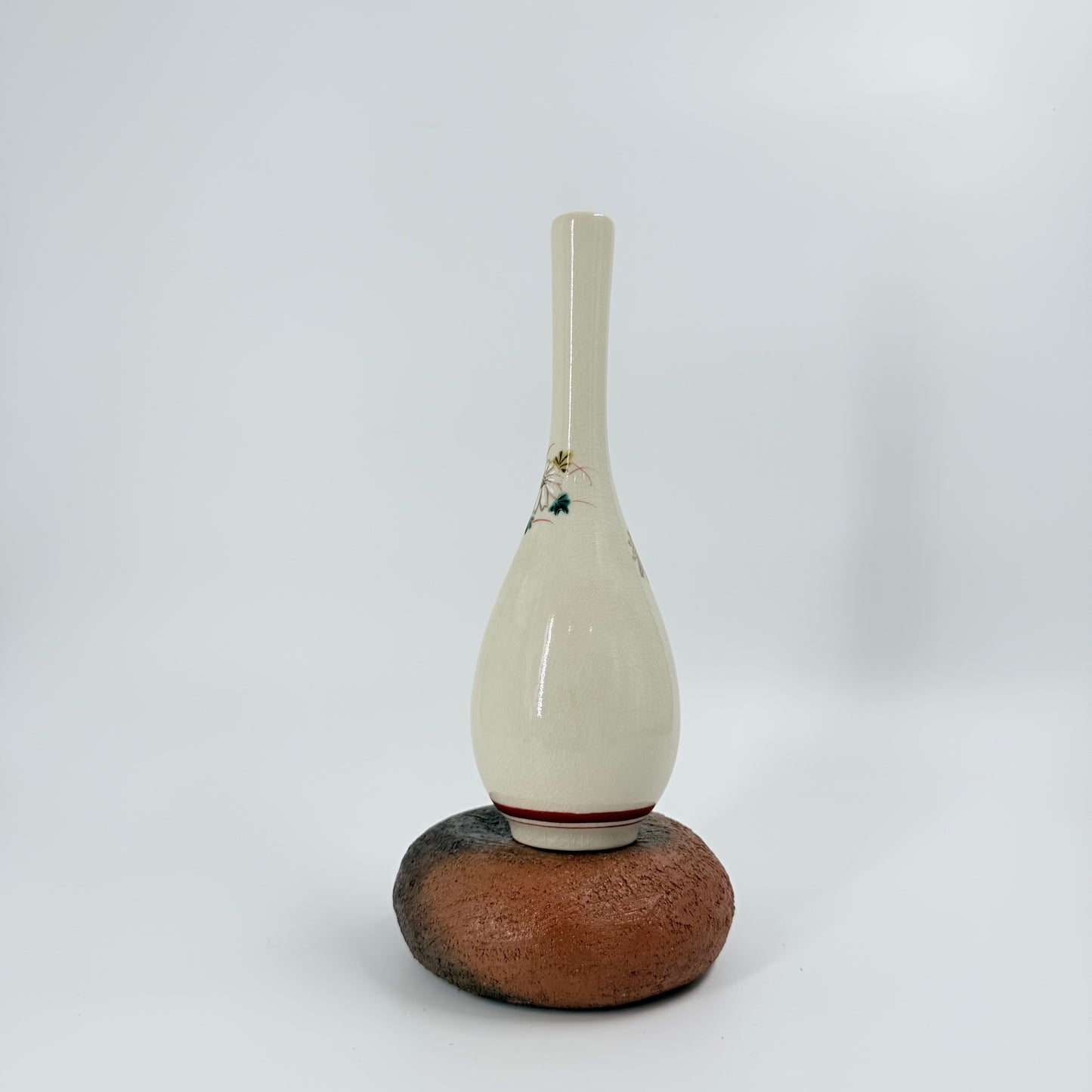 Japanese Ceramic Vase – “Hana Akane” Floral Pattern Decorative Vase | 花茜花瓶
