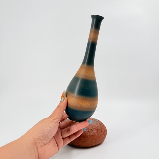 Japanese Ceramic Vase – “Kuro Kin” Glaze Minimalist Decorative Vase | 黒金花瓶