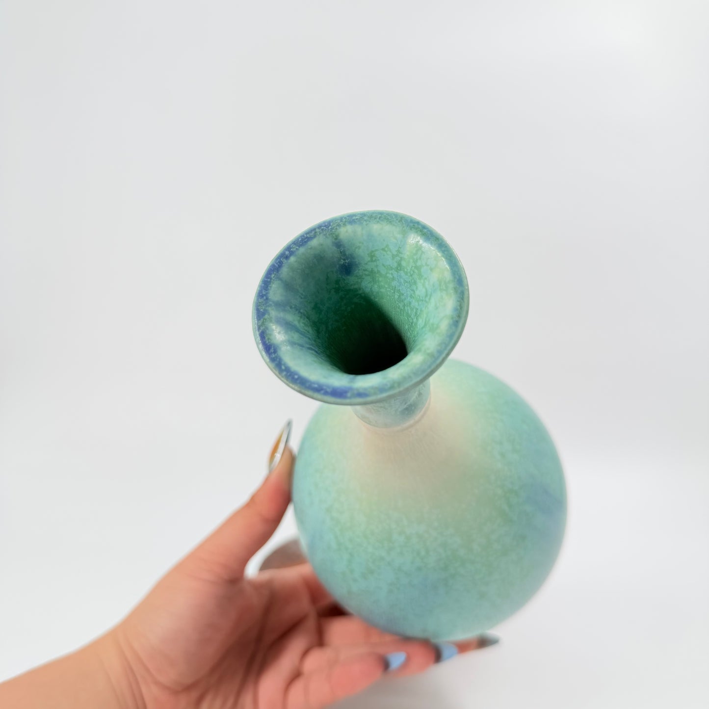 Japanese Ceramic Vase – “Midori Yuki” Glaze Gradient Decorative Vase | 緑雪花瓶